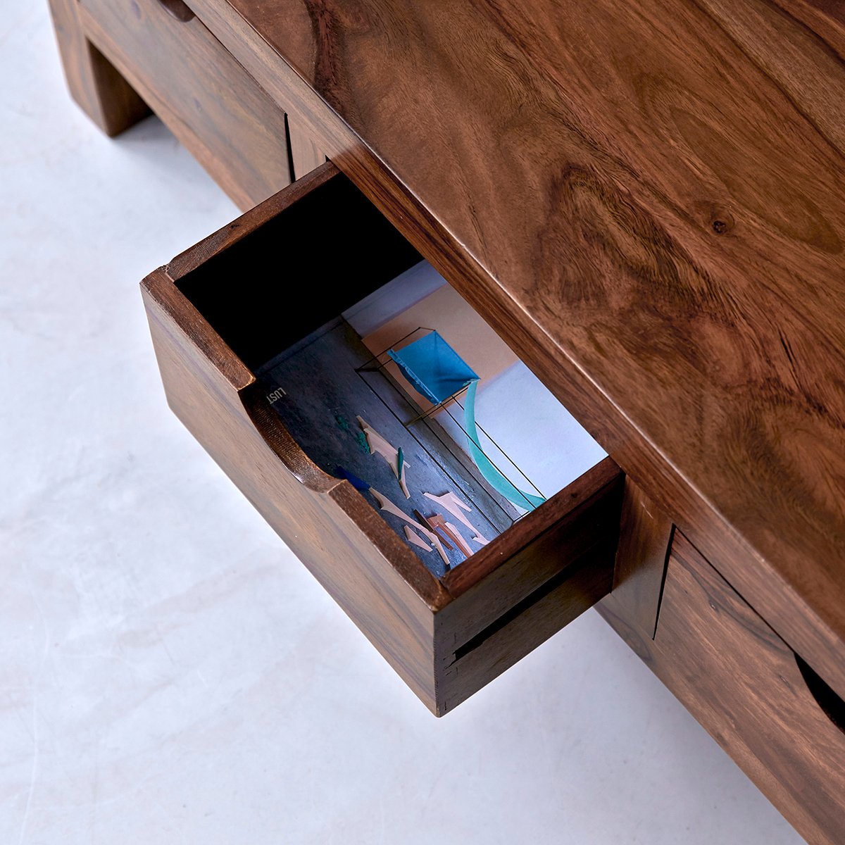 Radiant Coffee Table With Six Drawers