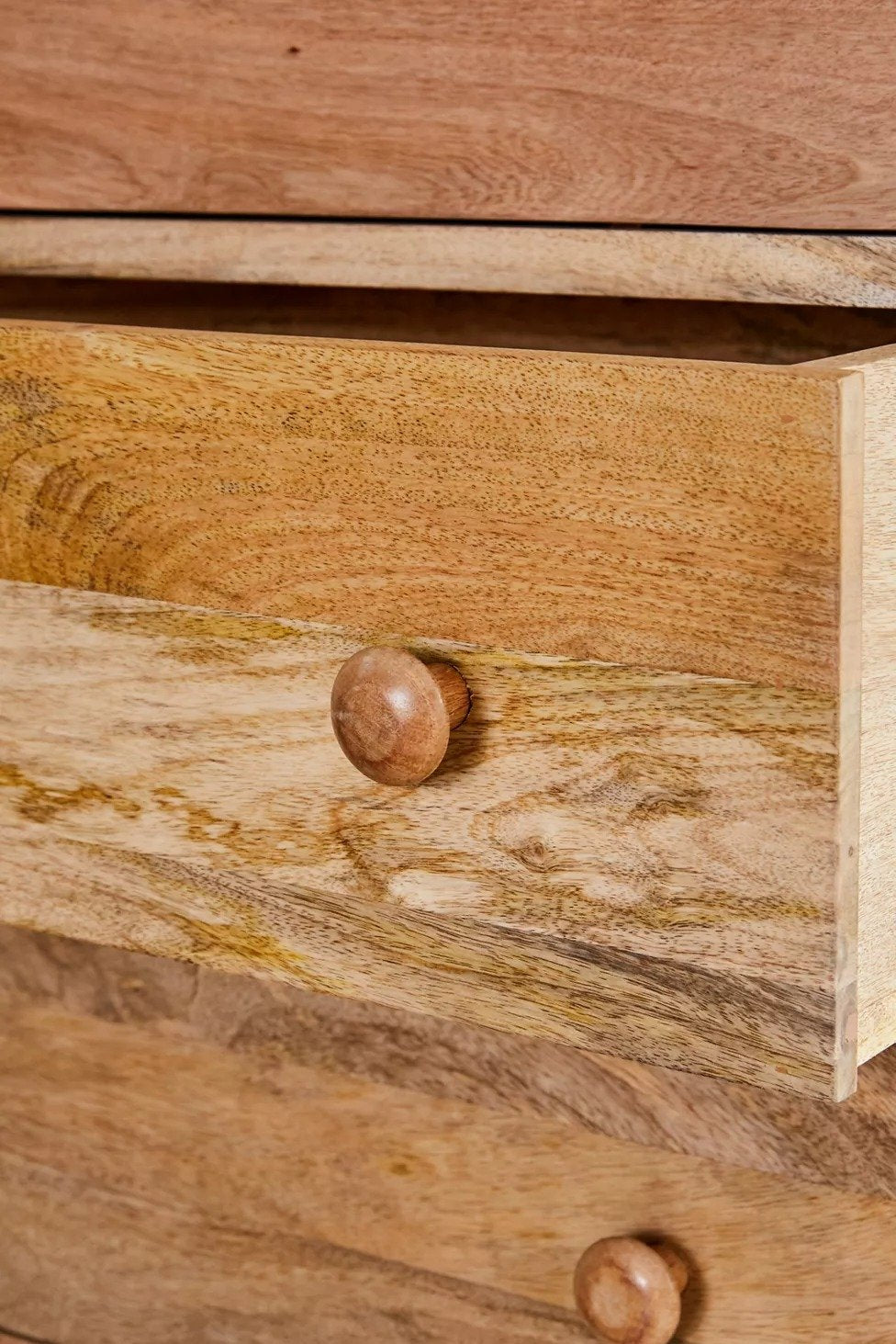 Distinctive Chest Of Drawers