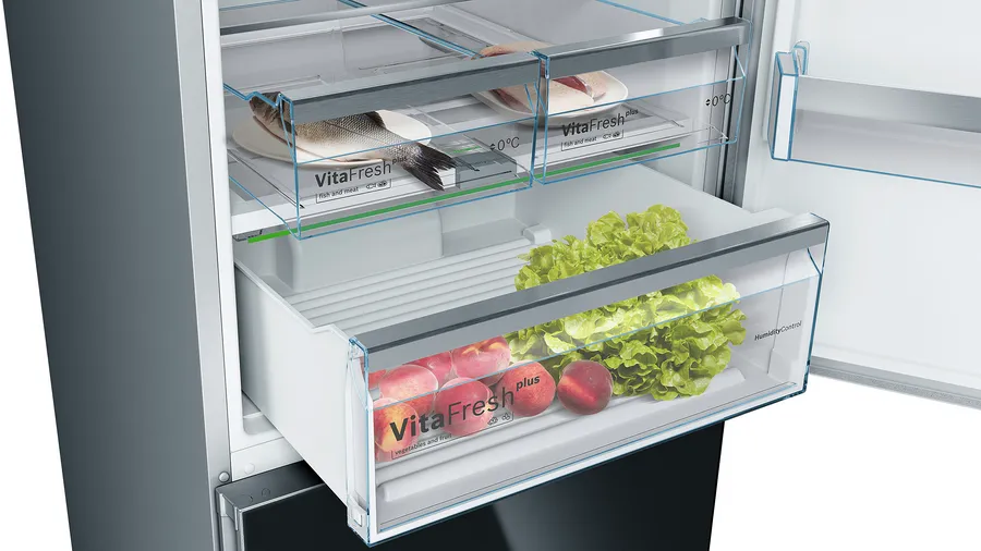 Series 6 free-standing fridge-freezer with freezer at bottom, glass door 193 x 70 cm Black